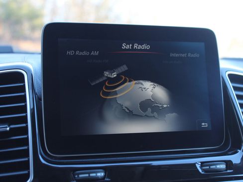 Used 2017 Mercedes-Benz GLS 450 4MATIC image 41