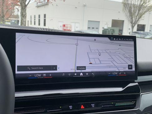 Certified 2025 BMW 530i xDrive w/ M Sport Package image 28