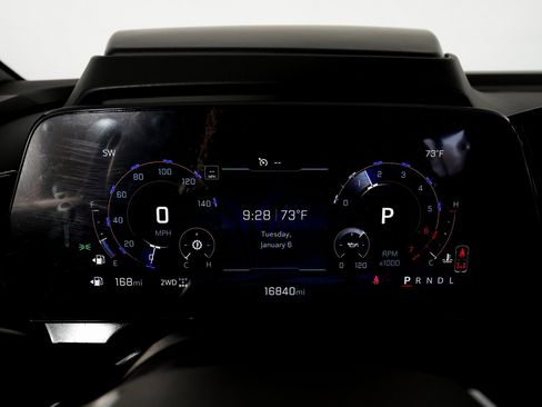 Used 2025 Chevrolet Suburban Premier image 21