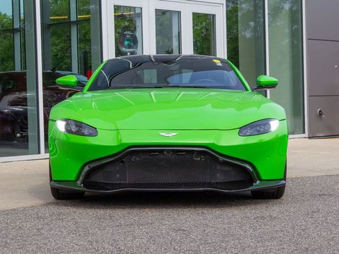 Used 2019 Aston Martin V8 Vantage Coupe RWD image 2