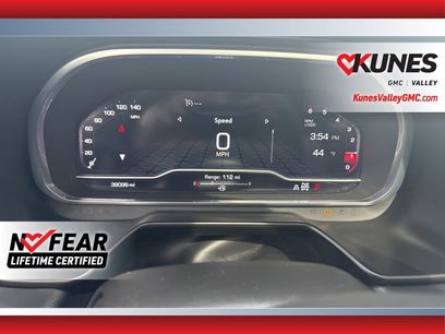 Used 2023 GMC Yukon XL SLT w/ SLT Premium Package