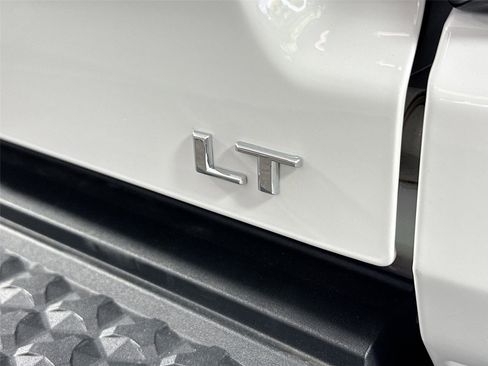 Used 2024 Chevrolet Colorado LT RWD image 14