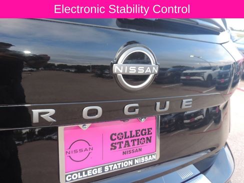 Certified 2026 Nissan Rogue SV w/ SV Premium Package FWD image 11