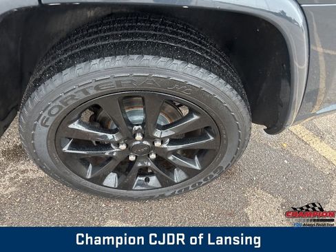Used 2017 Jeep Grand Cherokee Altitude image 5