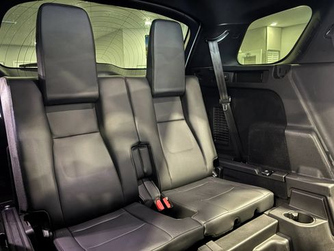 Used 2019 Land Rover Discovery Sport HSE AWD/4WD image 18