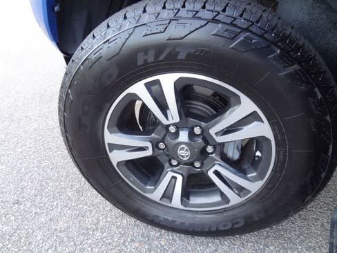 Used 2016 Toyota Tacoma Limited AWD/4WD image 38