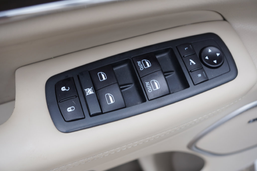 Certified 2021 Jeep Grand Cherokee Overland AWD/4WD image 24