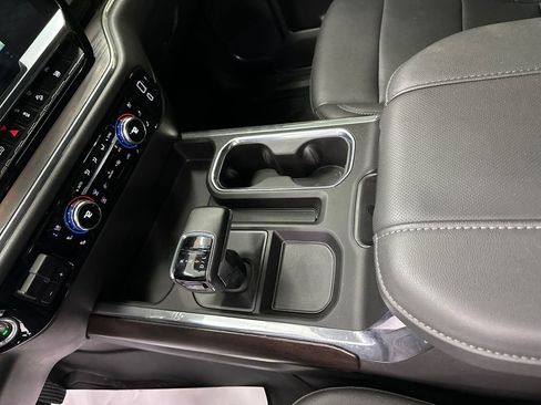 Used 2024 GMC Sierra 1500 SLT AWD/4WD image 31