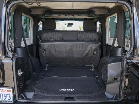 Used 2012 Jeep Wrangler Rubicon w/ PWR Convenience Group AWD/4WD image 29