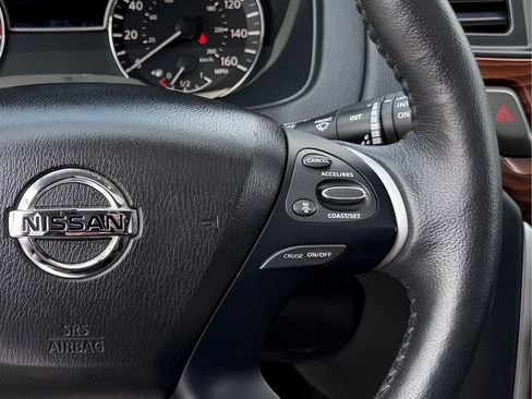 Used 2020 Nissan Pathfinder Platinum FWD image 43