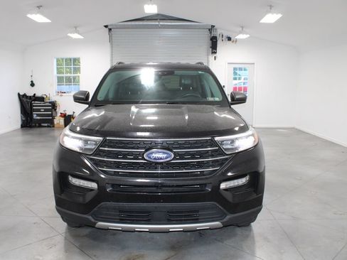 Used 2023 Ford Explorer XLT w/ Equipment Group 202A AWD/4WD image 3