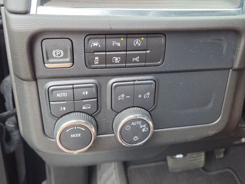 Used 2025 Chevrolet Tahoe LT AWD/4WD image 28