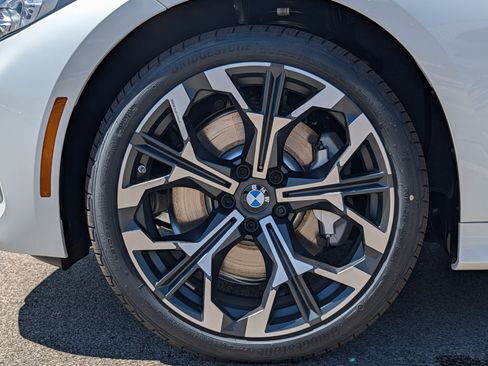 New 2026 BMW 330i xDrive Sedan w/ Premium Package AWD/4WD image 4