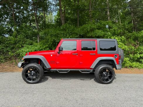 Used 2016 Jeep Wrangler Unlimited Sport w/ Quick Order Package 24S AWD/4WD image 2