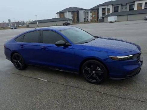 Used 2024 Honda Accord Sport image 3