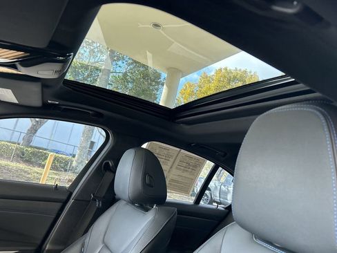 Used 2019 BMW 330i Sedan w/ M Sport Package image 16