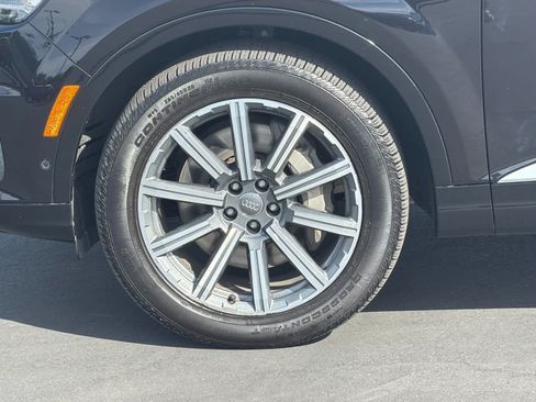 Used 2019 Audi Q7 3.0T Premium Plus w/ Premium Plus Package AWD/4WD image 32