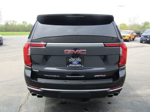 Used 2025 GMC Yukon XL AT4 w/ AT4 Premium Package AWD/4WD image 5
