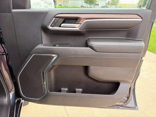 Used 2024 Chevrolet Silverado 1500 LT AWD/4WD image 39