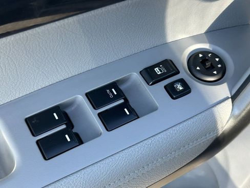 Used 2012 Kia Sorento LX w/ Convenience Pkg FWD image 25