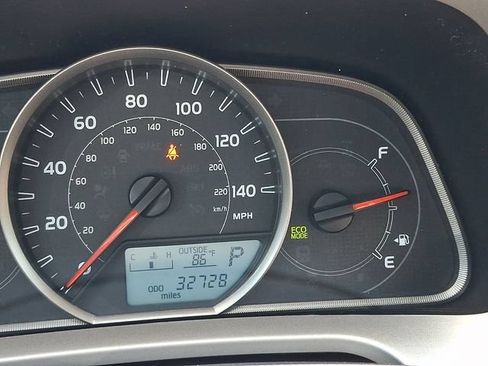 Used 2015 Toyota RAV4 XLE AWD/4WD image 14