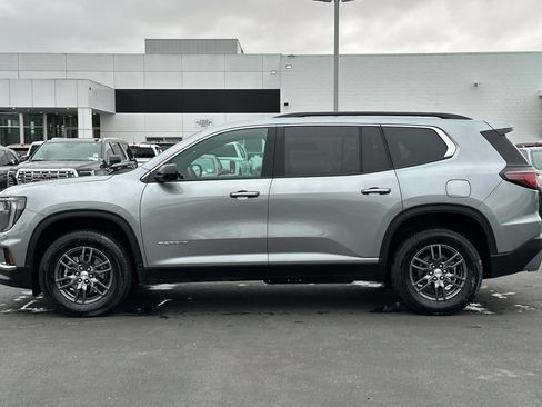 Used 2025 GMC Acadia Elevation image 7