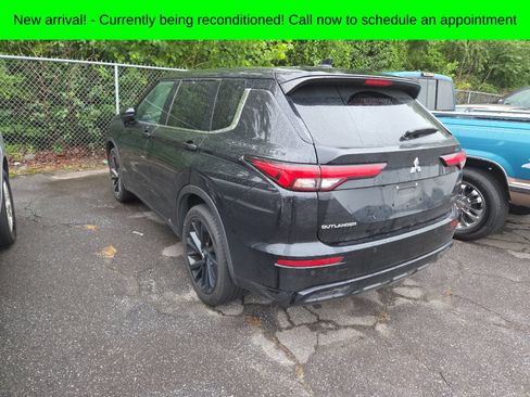 Used 2023 Mitsubishi Outlander SE Black Edition AWD/4WD image 5