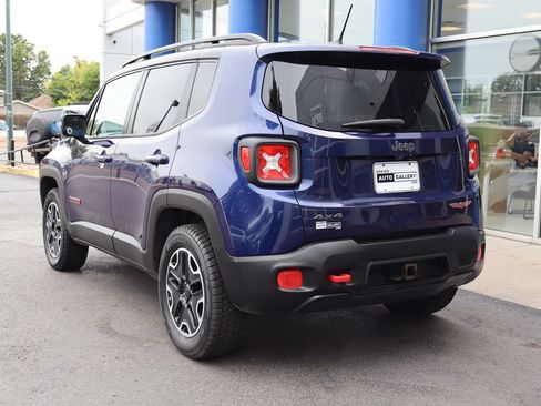Used 2016 Jeep Renegade Trailhawk w/ Cold Weather Group AWD/4WD image 3