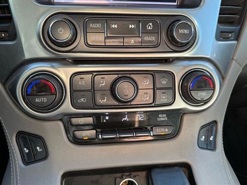 Used 2019 Chevrolet Suburban LT image 16