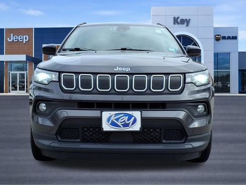 Used 2022 Jeep Compass Latitude AWD/4WD image 23