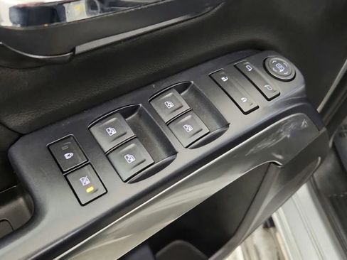 Used 2019 Chevrolet Silverado 1500 LT image 38