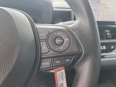 Used 2022 Toyota Corolla LE FWD image 27
