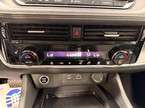 Used 2021 Nissan Rogue SV AWD/4WD image 18