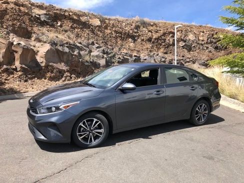 Certified 2024 Kia Forte LXS image 1