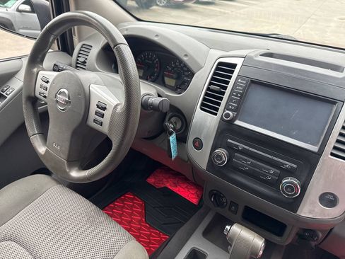 Used 2019 Nissan Frontier SV AWD/4WD image 17