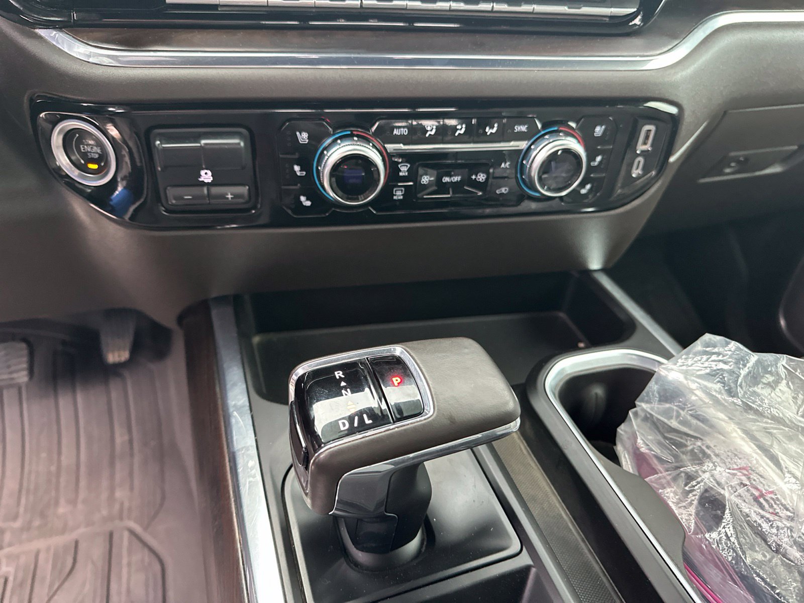 Used 2024 GMC Sierra 1500 SLT AWD/4WD image 12