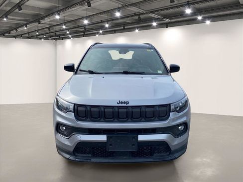 Used 2022 Jeep Compass Latitude w/ Convenience Group AWD/4WD image 2