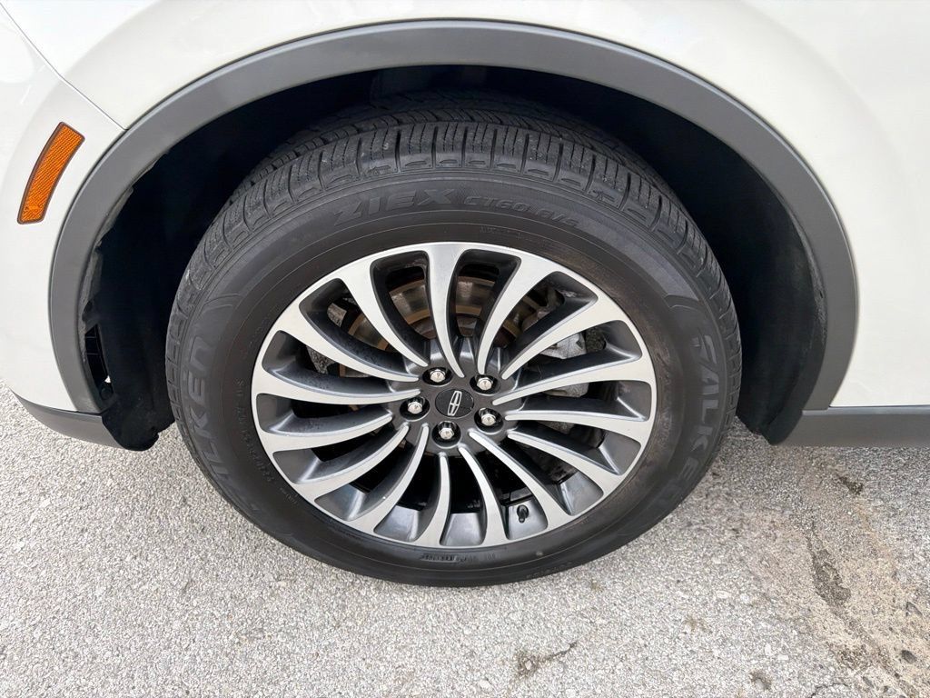 Used 2021 Lincoln Aviator Reserve w/ Elements Package Plus AWD/4WD image 9