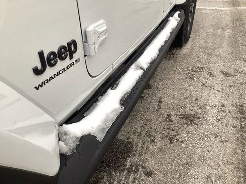 New 2026 Jeep Wrangler Unlimited Sahara AWD/4WD image 17