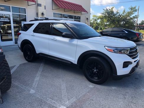 Used 2020 Ford Explorer XLT RWD image 7