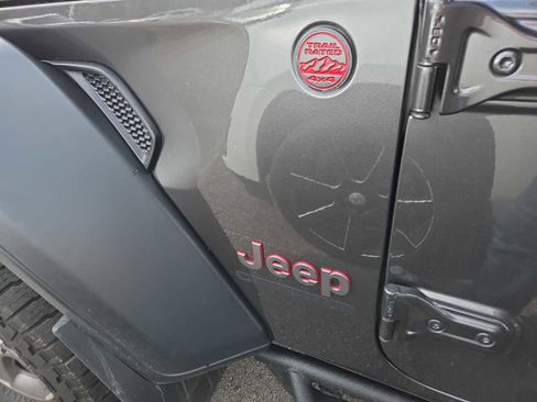 Used 2020 Jeep Gladiator Rubicon image 8