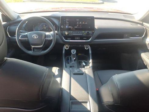 Certified 2026 Toyota Grand Highlander AWD image 18