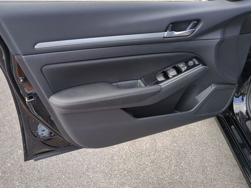 New 2025 Nissan Altima 2.5 SL image 10