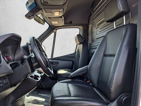 Used 2025 Mercedes-Benz Sprinter 2500 image 16