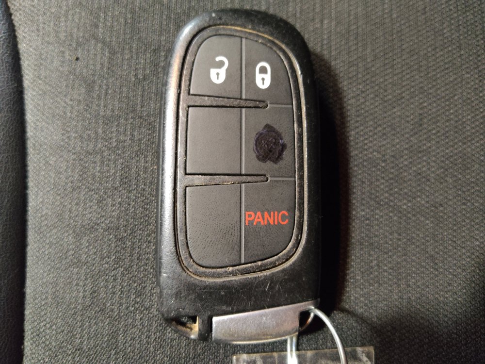 Used 2020 Jeep Cherokee Latitude Plus FWD image 32