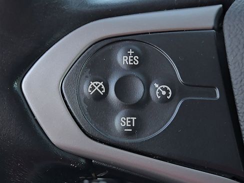 Used 2022 Chevrolet Colorado LT w/ LT Convenience Package image 16