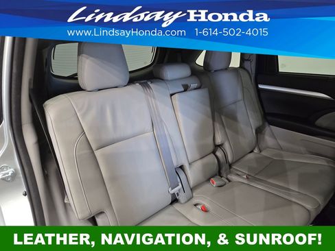 Used 2018 Toyota Highlander XLE AWD/4WD image 10