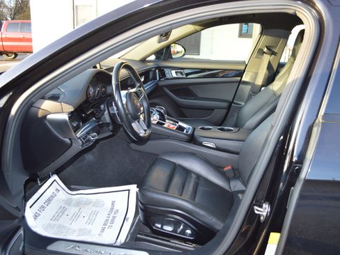 Used 2018 Porsche Panamera 4S image 11