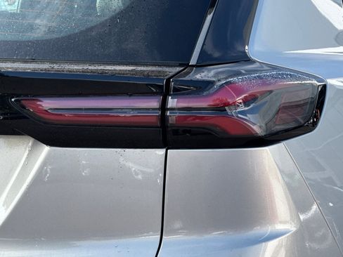 Used 2023 Chevrolet Bolt EUV LT w/ Comfort Package image 45