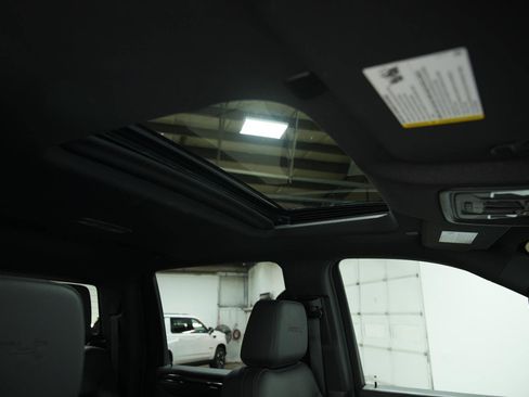 Used 2024 GMC Sierra 2500 AT4 w/ AT4 Premium Plus Package image 20